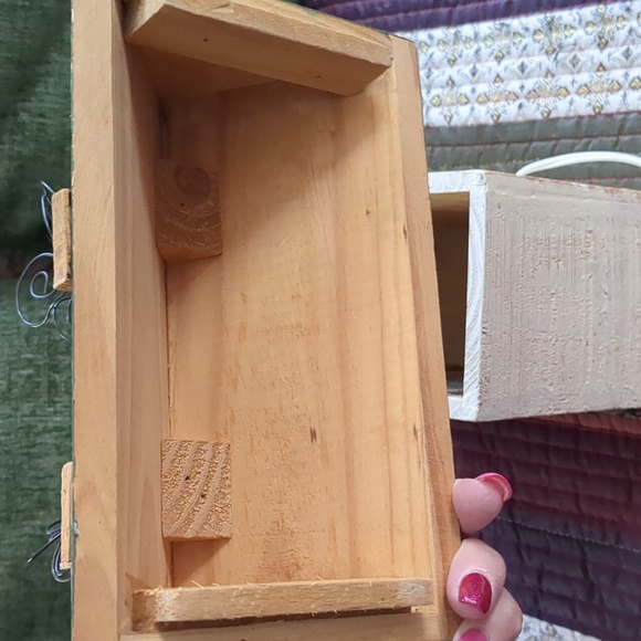 Primitive wooden Saltbox House electric lighted night light in working condition - Picture 10 of 11